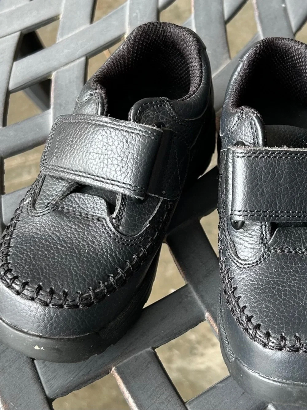 Boys Clark's Velcro Loafer Size 9